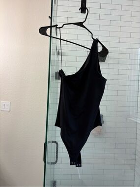 Abercrombie & Fitch Black One-Shoulder Bodysuit